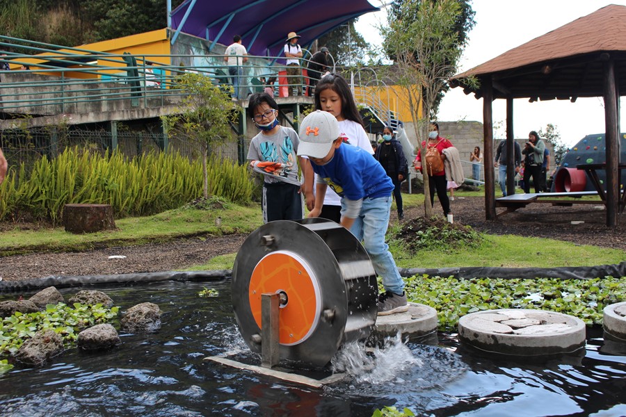 Sensorialidad, arte y corporalidad se promueve en un recorrido especial para  la primera infancia en Yaku Parque Museo del Agua