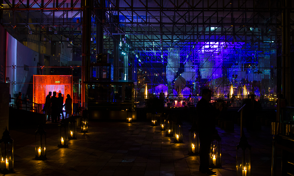 Coctel al atardecer en Yaku Museo del Agua Quito