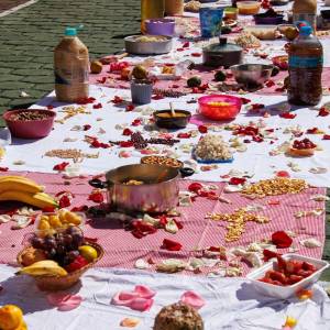 Recorrido inmersivo: Entre risas y rituales