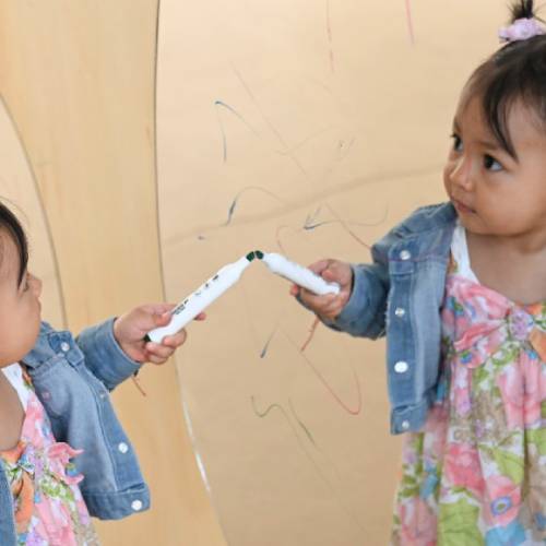 Bosque de trazos y garabatos