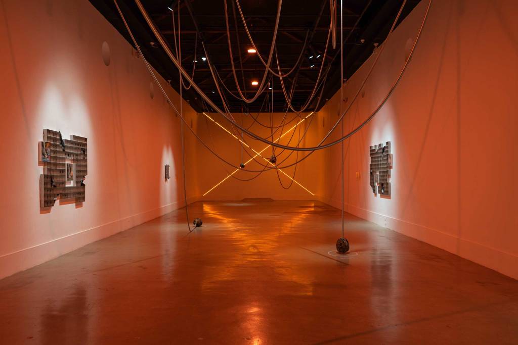 Qué Se Siente Ser Tierra, del artista Óscar Santillán