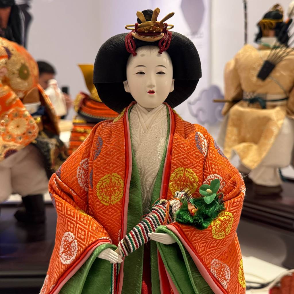 Recorrido y acción educativa: Muñecas de papel